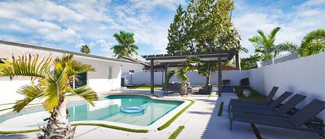 Piscine extérieure, piscine chauffée