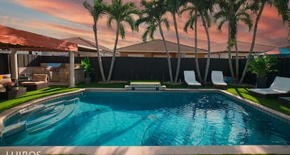 Miami 4BR Retreat: Heated Pool, Gazebo & Foosball
