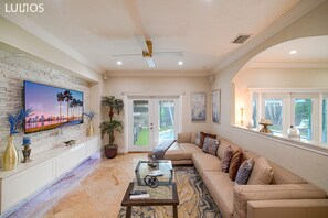 スマートテレビ、暖炉