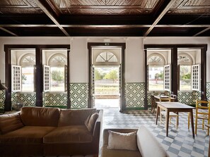 Living area - Train Spot Guesthouse (Marvao)