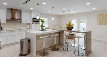 Central Miami Stay • Near Airport & Calle 8 • Pool