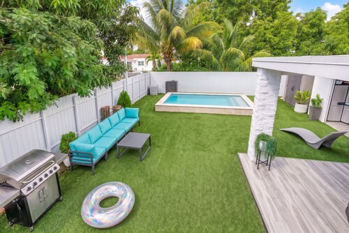 Exclusive Location • Near Airport & Calle 8 • Pool