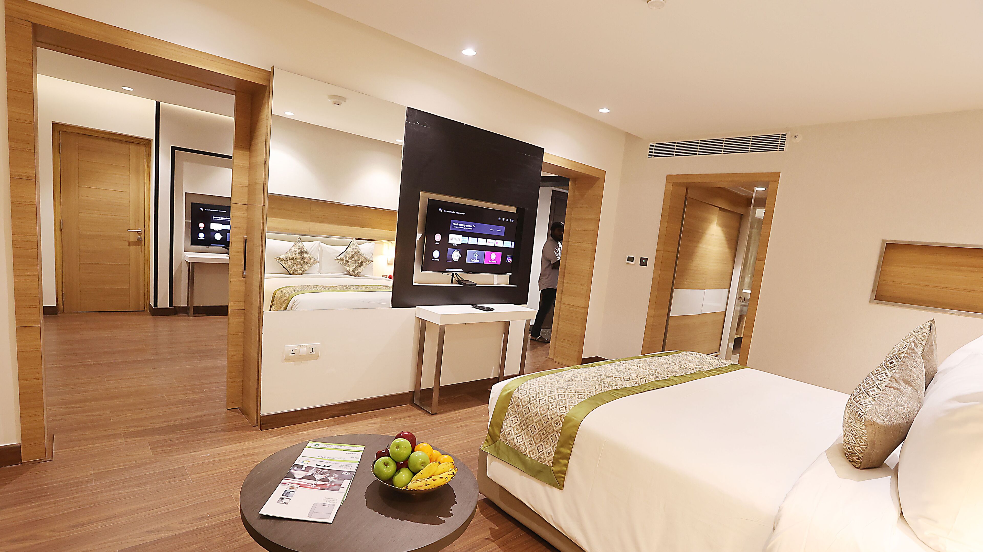 Executive Suite, 1 Double Bed | Memory foam beds, free minibar, in-room safe, desk