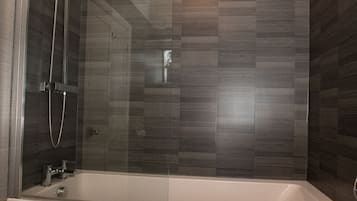 Phòng đôi phong cách cổ điển | Phòng tắm | Buồng tắm vòi sen, khăn tắm