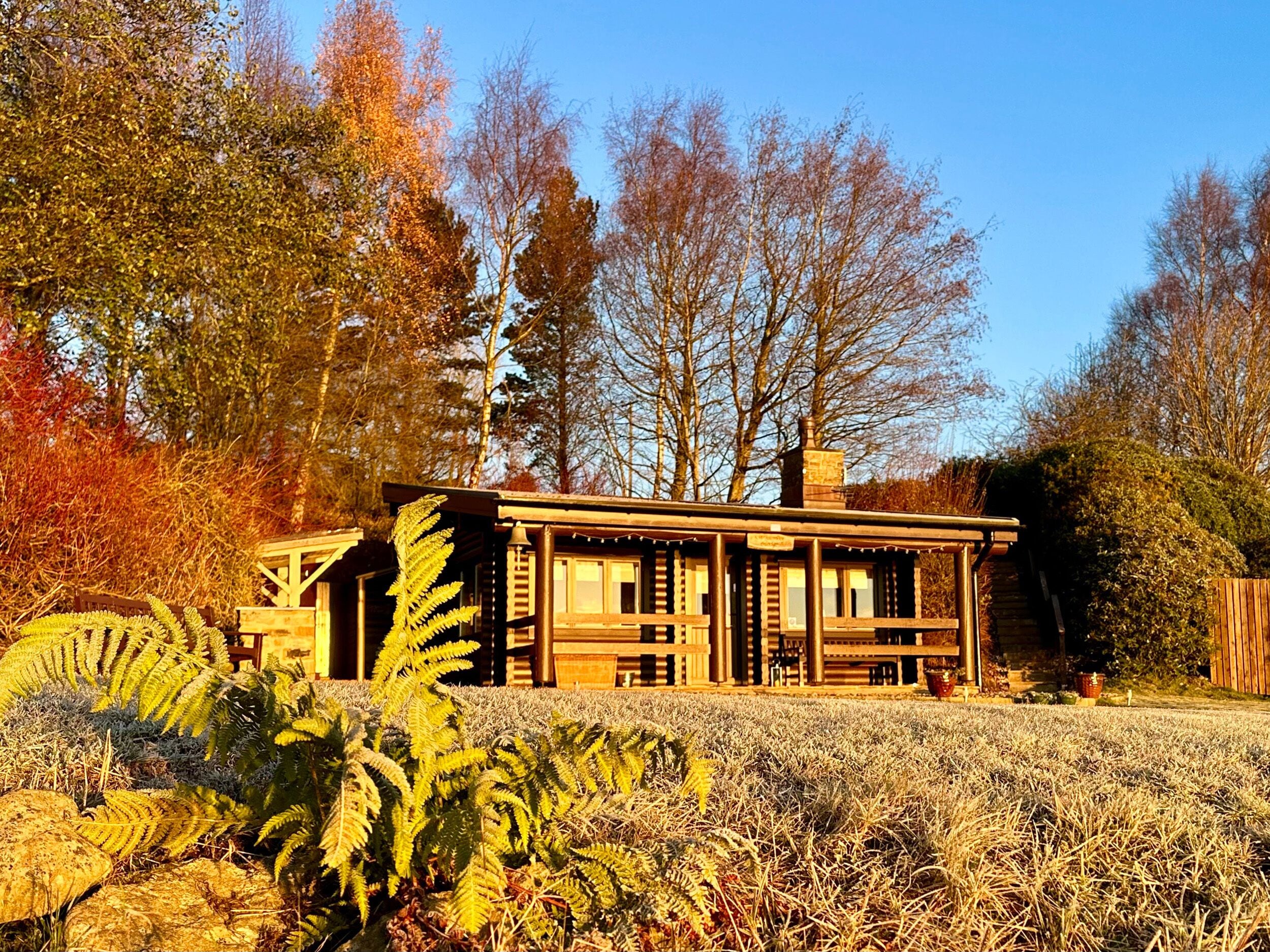 WHITEMOOR LODGE, pet friendly, with open fire in Salterforth