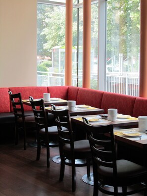 Free daily continental breakfast - Business Hotel Valerian (Hohenems)