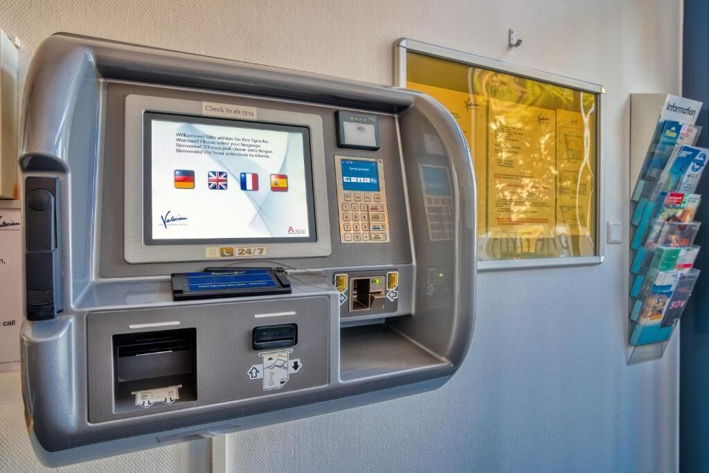 Check-in/check-out kiosk