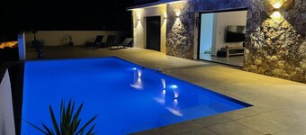 Exceptional villa, sea view & heated pool