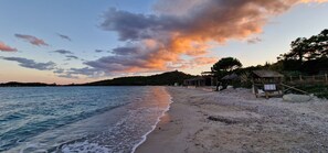 Beach nearby - Casa di Leccia, Superb villa close to the beach, private swimming pool (Lecci)