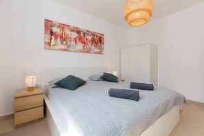 3 Schlafzimmer, Bügeleisen/Bügelbrett, WLAN, Bettwäsche