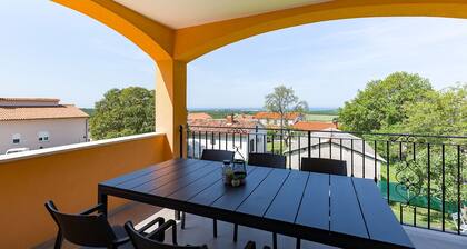 Holiday home in quiet location, sea view, 2 separate units, up to 10 persons