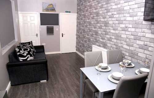 Large Double En-Suite Room near NEC, BHX & City