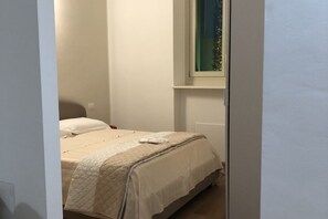 1 camera, ferro/asse da stiro, culla da viaggio, Wi-Fi