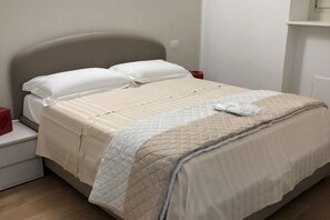 1 bedroom, iron/ironing board, travel crib, WiFi - Il Bosco Segreto, where magic and history come together (Torino)