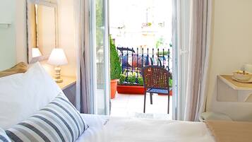 Studio Ville | Rideaux occultants, fer et planche Ă repasser, Wi-Fi gratuit