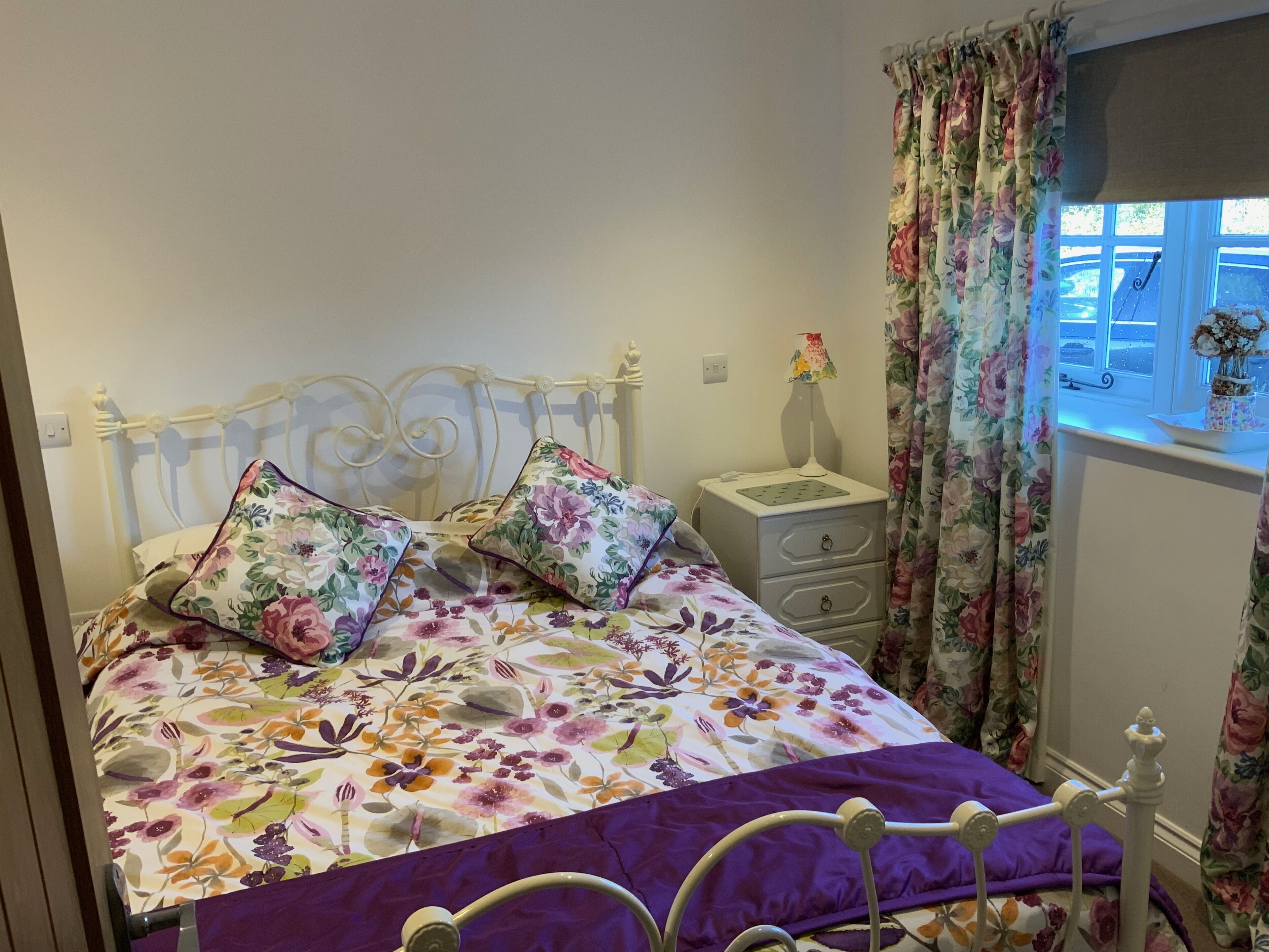 1 chambre, fer et planche à repasser, draps fournis