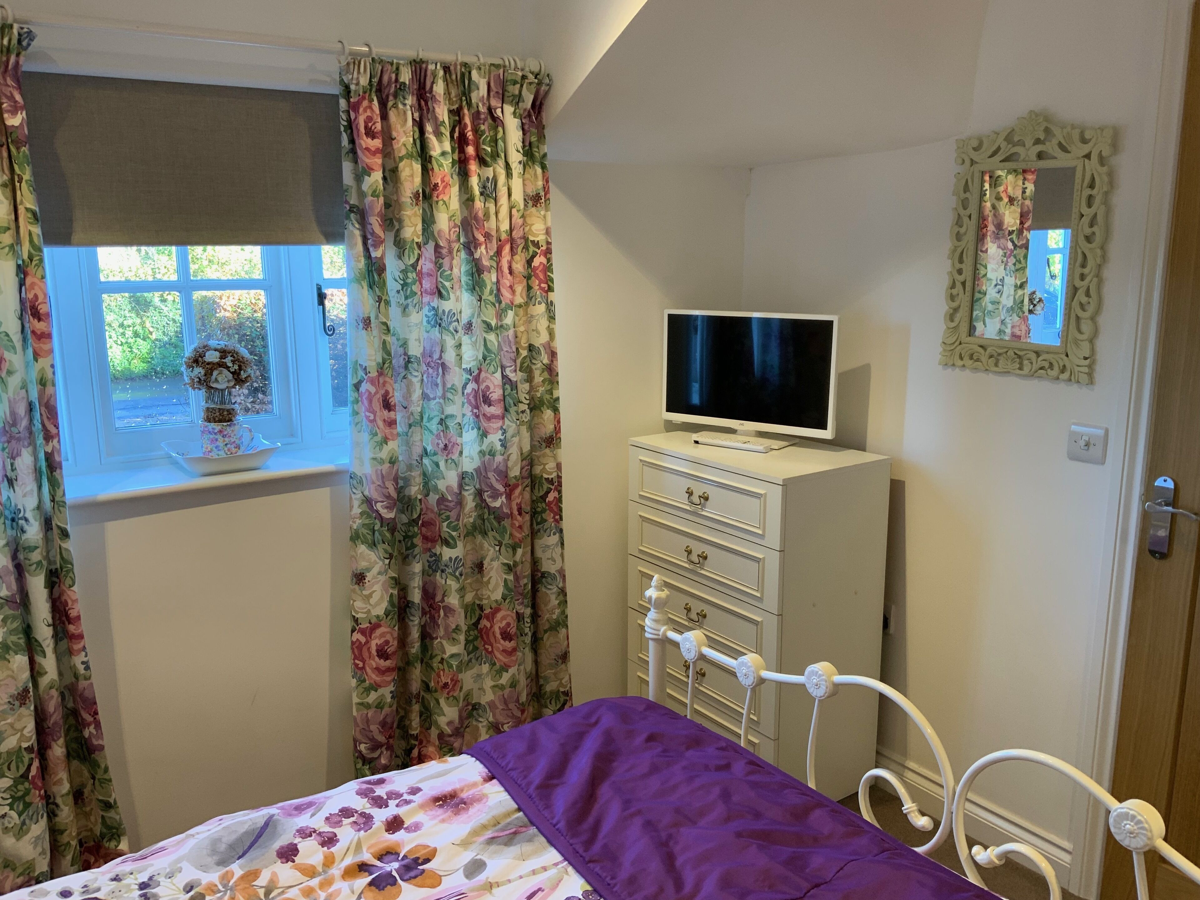 1 bedroom, iron/ironing board, bed sheets