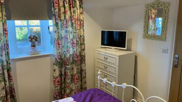 1 bedroom, iron/ironing board, bed sheets