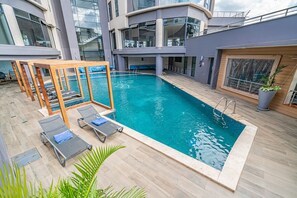 Outdoor pool, free cabanas, sun loungers - The Curve by the Park Off Mombasa Road (Syokimau)