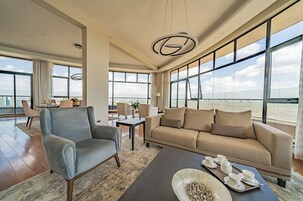 Premium Suite | Living area