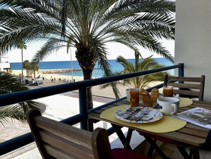 Outdoor dining - Infante Sagres By FHR (Quarteira)