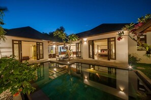 Kolam renang terbuka 