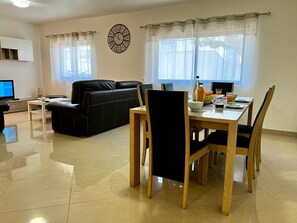 Dining - Sea and Sun By FHR (Quarteira)