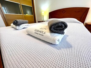 3 bedrooms, WiFi, bed sheets - Sea and Sun By FHR (Quarteira)