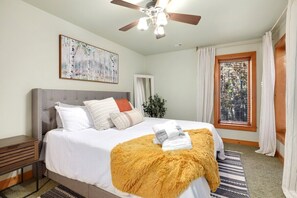 2 室のベッドルーム、アイロン / アイロン台、WiFi、ベッドシーツ