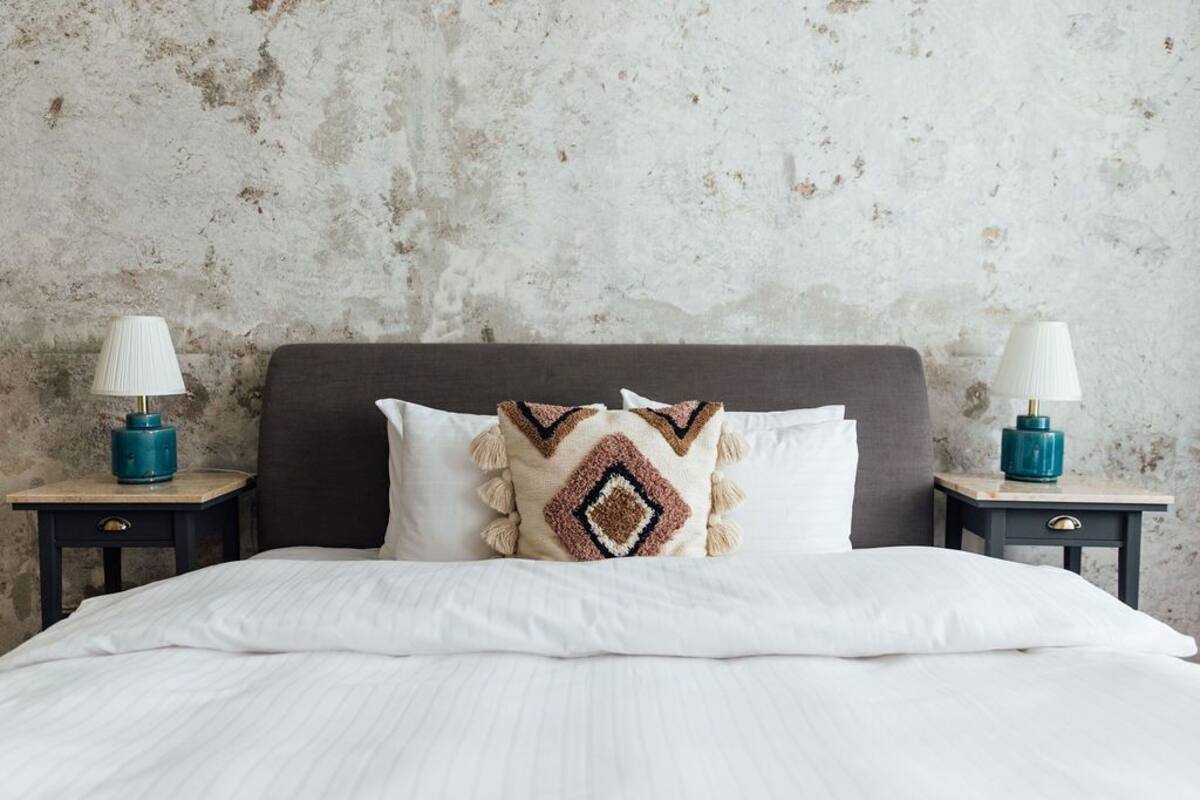 In-room safe, blackout curtains, soundproofing