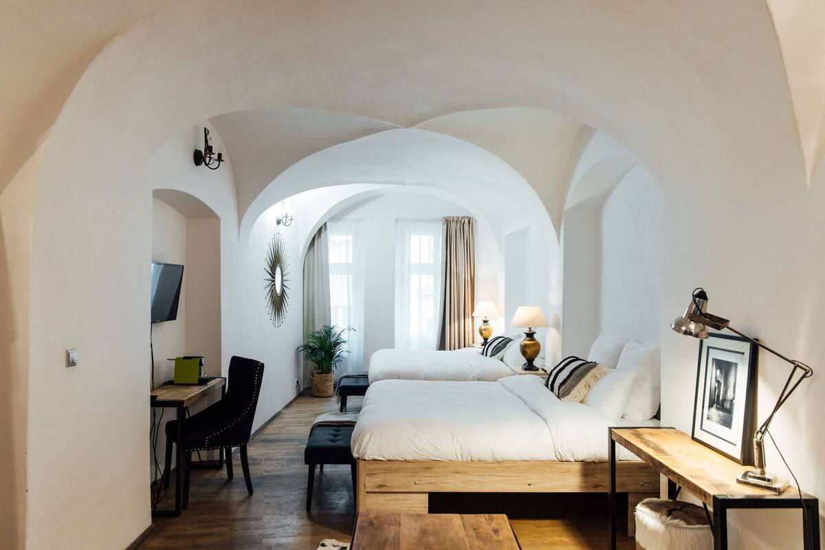 In-room safe, blackout curtains, soundproofing