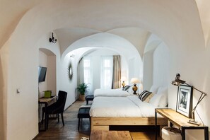 In-room safe, individually decorated, individually furnished - Nana Macs (Prague)