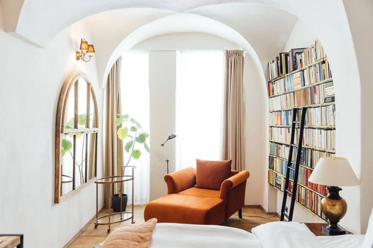 In-room safe, blackout curtains, soundproofing
