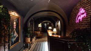 Reception - Nana Macs (Prague)
