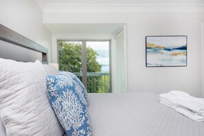 Villa, varias camas, patio | 4 habitaciones, tabla de planchar con plancha y wifi gratis 