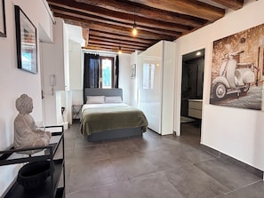 1 室のベッドルーム、アイロン / アイロン台、WiFi (無料)、ベッドシーツ