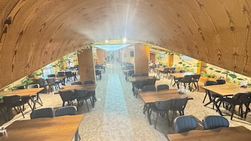 餐飲