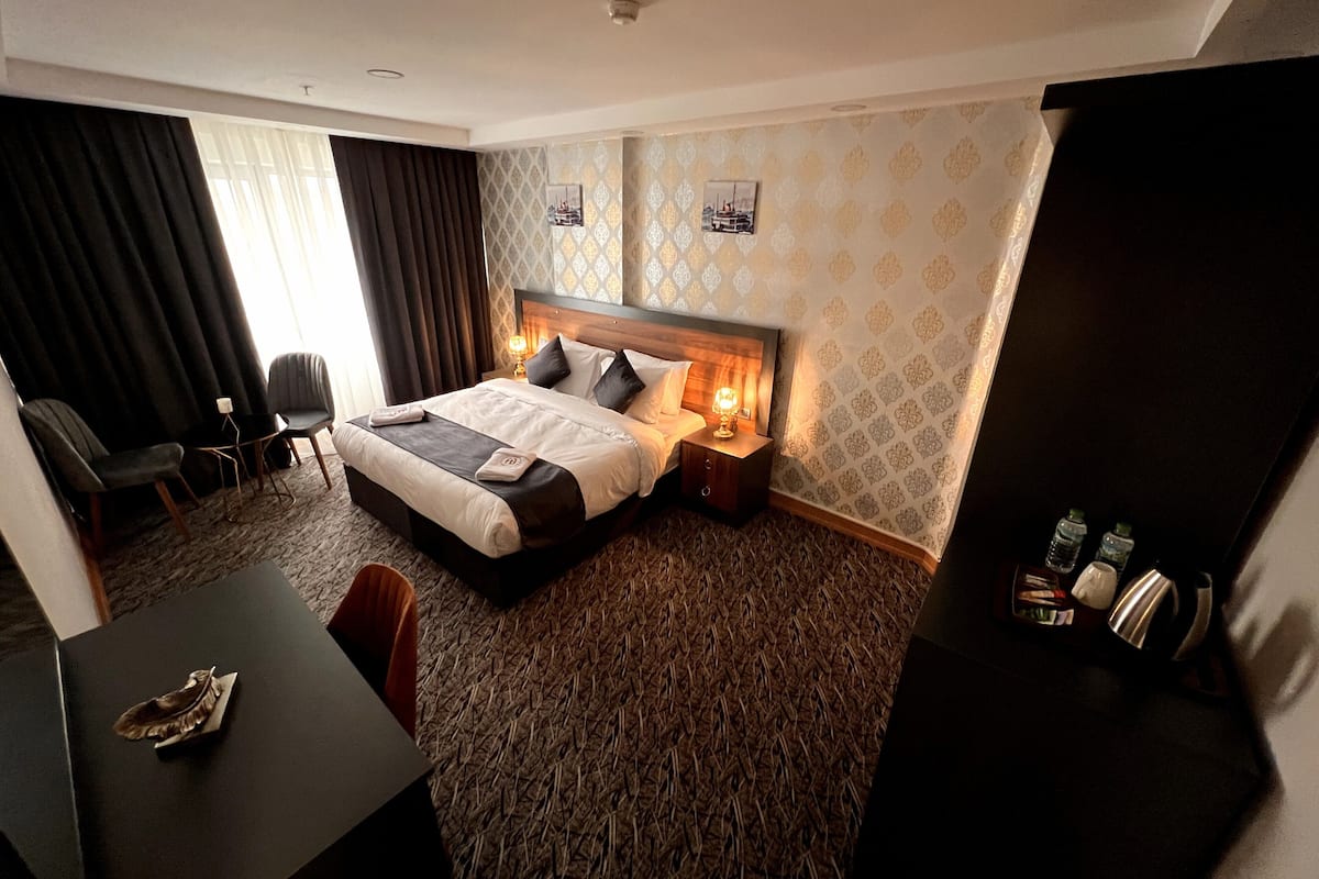 1 bedroom, premium bedding, minibar, in-room safe