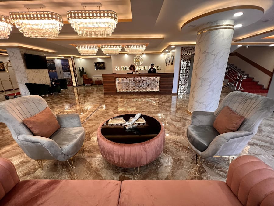 32-inch Smart TV with satellite channels, TV