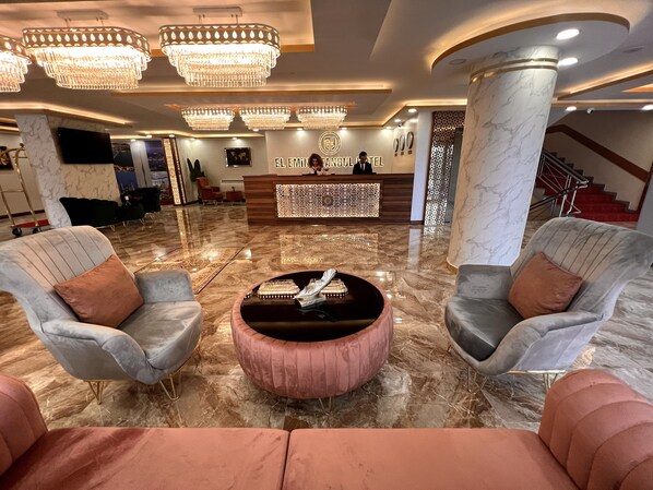 32-inch Smart TV with satellite channels, TV - El Emin İstanbul Hotel (Istanbul)