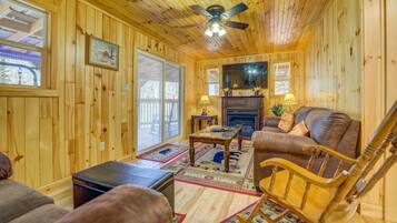 Smart TV, fireplace, smart speakers