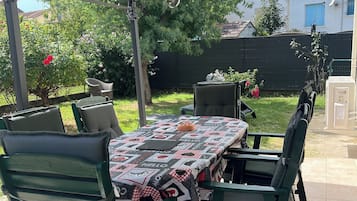 Buiten dineren