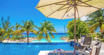Casa Luna 15: Luxe Oasis South of 7Mile Beach w/Beach Cove, Pool, Heated Spa + Gym