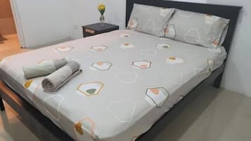 3 soverom, skrivebord, strykejern/-brett og wi-fi (inkludert)