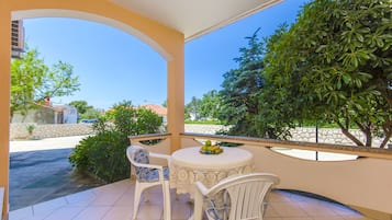 Comfort Studio Suite, 1 Bedroom, Terrace, Courtyard View | View from room