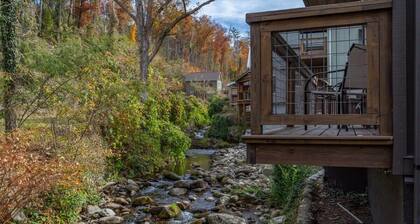 Walk 2 Downtown Gatlinburg/Waterfront/Hot Tub