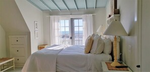 5 bedrooms, iron/ironing board, free WiFi, bed sheets - Salty Dog exudes relaxed beach vibes and delights with awesome ocean vistas. (Bald Head Island)