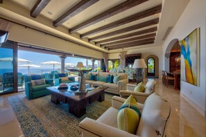 TV, fireplace, stereo