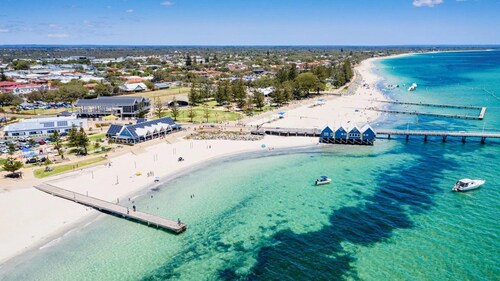Serenity by the Sea - centrally located new build home