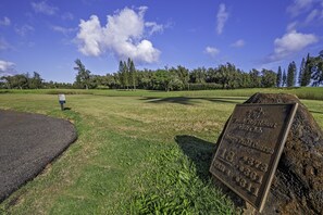 Property grounds - Exclusive Golf Course Family Oasis at Kuilima West w/Parking & Near the Beach (Kahuku)
